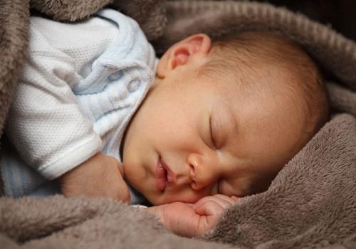 כיצד להקל על גזים אצל תינוקות