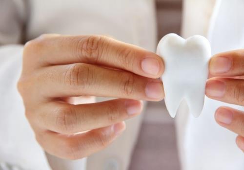 5 סיבות לעשות השתלת שיניים בזאלית