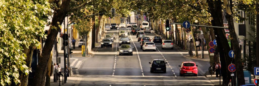 ההבדלים המרכזים של נהיגה עירונית ובין נהיגת שטח או כביש מהיר